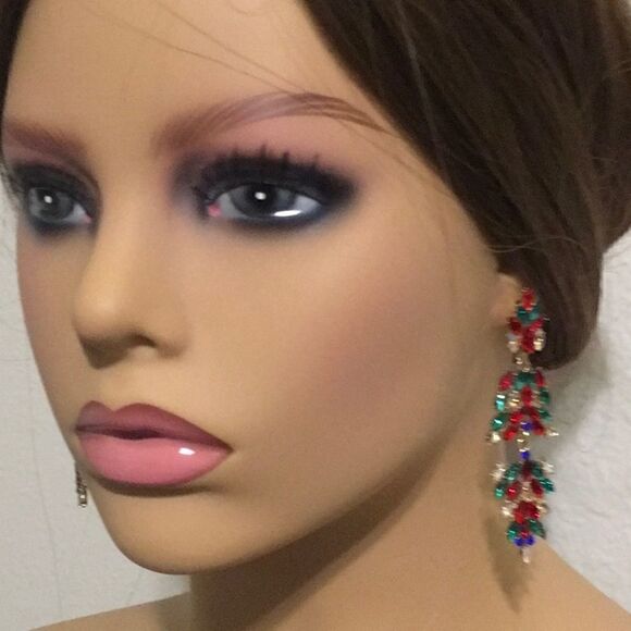NWT Stunning Earrings    - Picture 1 of 4
